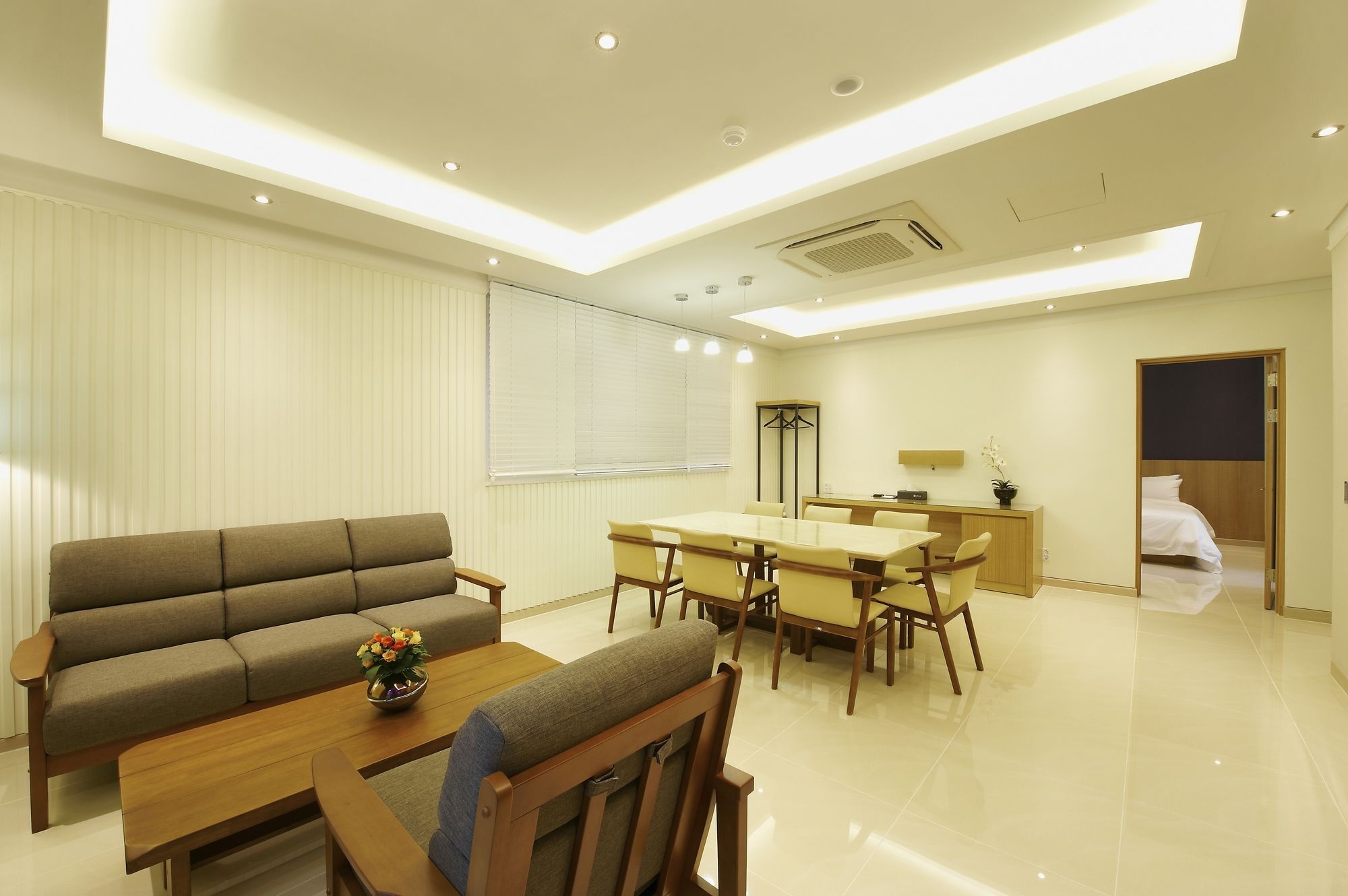 Gwangju Metropolitan City Hotel B מראה חיצוני תמונה