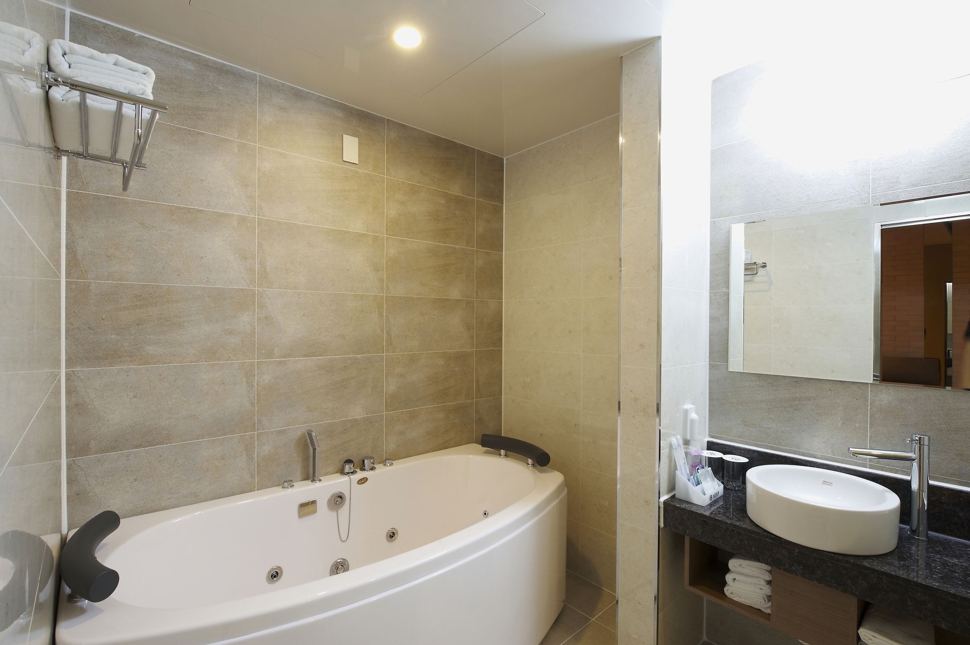 Gwangju Metropolitan City Hotel B מראה חיצוני תמונה